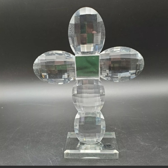 Oleg Cassini Other - EUC: Art Glass or Crystal Cross